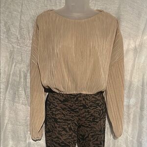 Gianni Bini Tan Long Sleeve Pleated Blouse